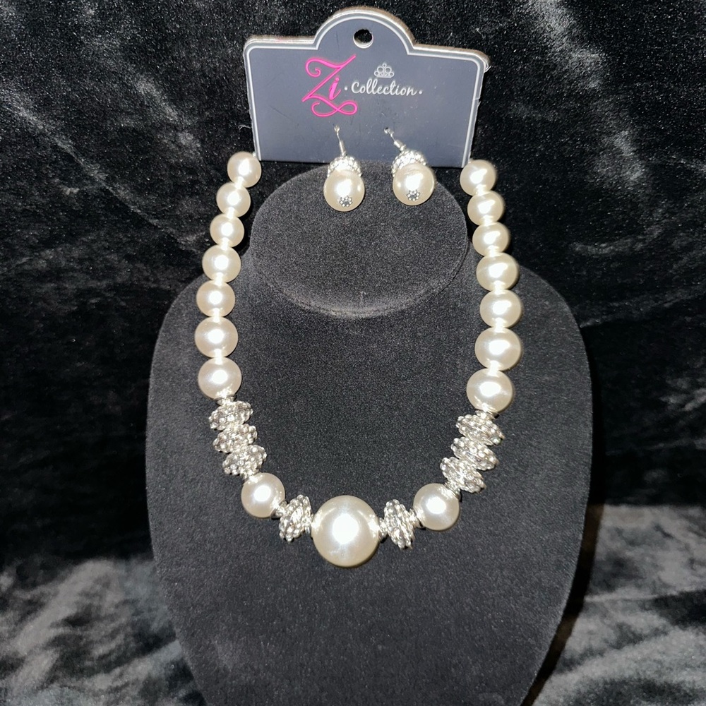 Paparazzi White Pearl and Silver Necklace Set
